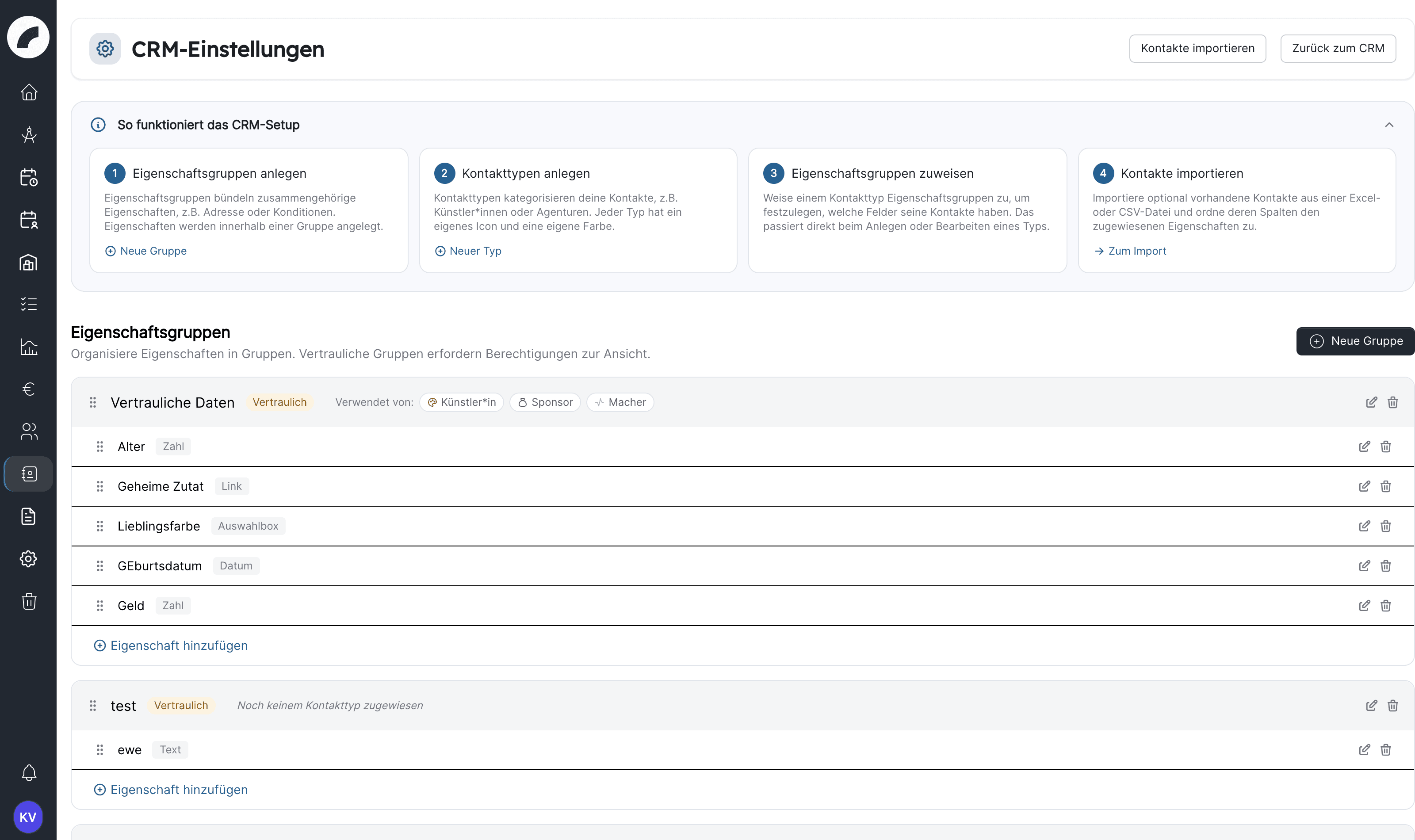 Die CRM-Einstellungen mit dem Einrichtungsbanner und den Eigenschaftsgruppen